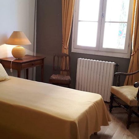 Appartement De Charme Au Coeur De La Vieille Ville 베르주라크 외부 사진